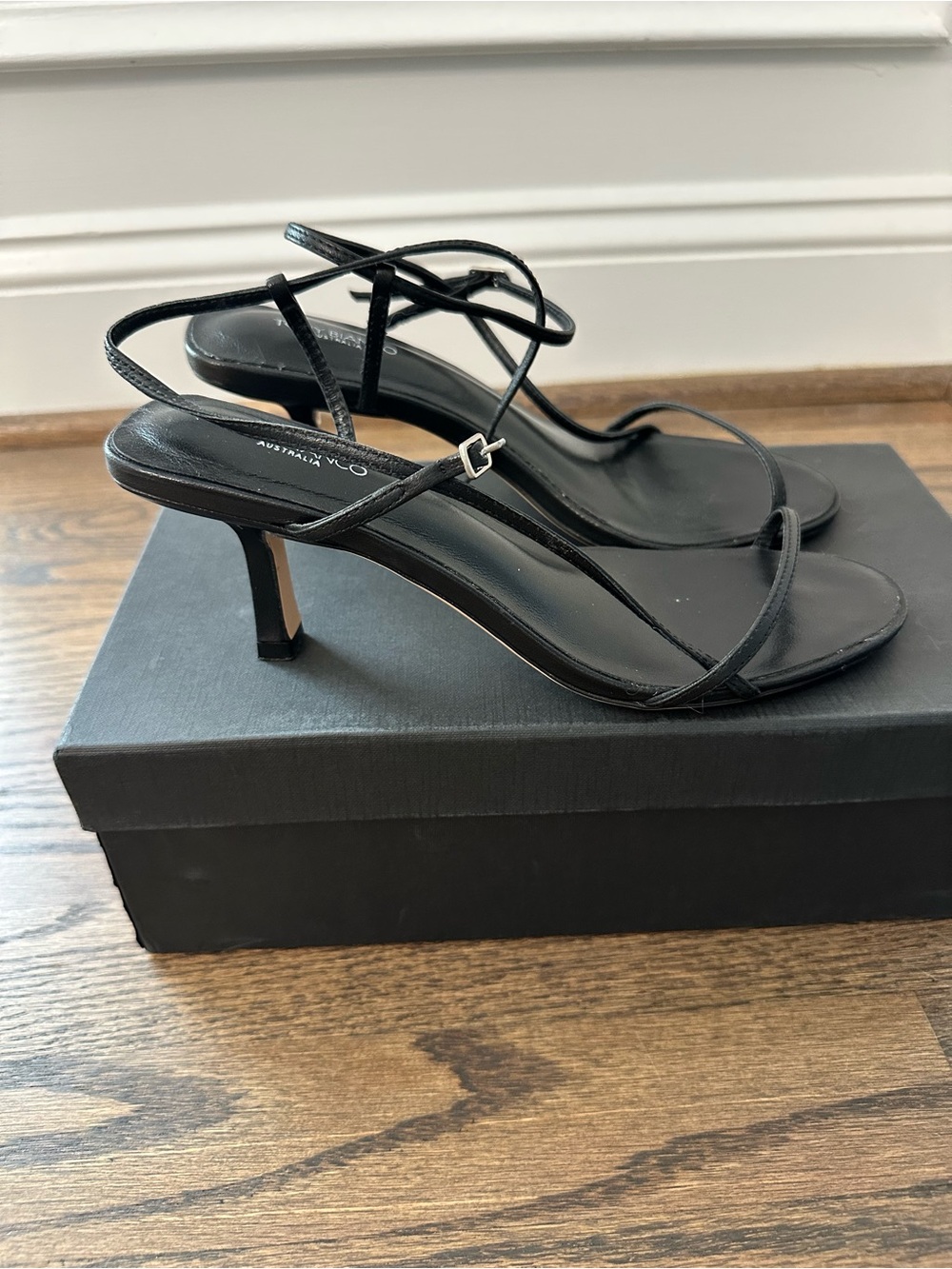 Tony Bianco Caprice Black Strappy Mid Heel Sandals 6.5 - Picture 3 of 6
